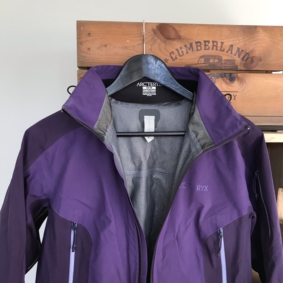 Arcteryx Jacket Women’s Medium Gore-Tex - Picture 2 of 16